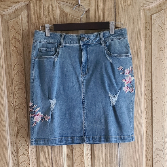 Distressed Demin Skirt - Picture 1 of 5